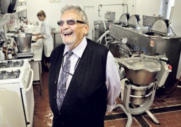 9 năm mất ngủ, doanh nhân Do Thái mới tìm ra cách biến đậu hũ thành kem Tofutti không sữa nổi tiếng nhất thế giới, mang về hàng chục triệu USD cho công ty chỉ với 15 nhân viên