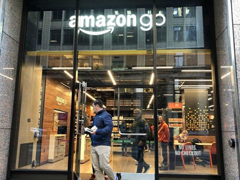 Bên trong cửa hàng tiện lợi của Amazon Go: Tương lai của bán lẻ