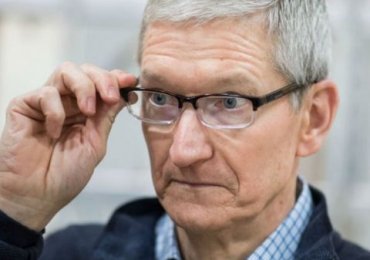 Apple đang chi nhiều tiền cho “học thuyết Tim Cook”