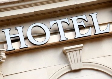 Cách tiếp cận khách hàng ngành khách sạn trong từng giai đoạn ra quyết định du lịch
