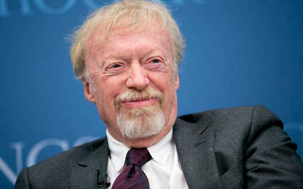 “Gã nghiện giày” Phil Knight – cha đẻ của hãng giày Nike